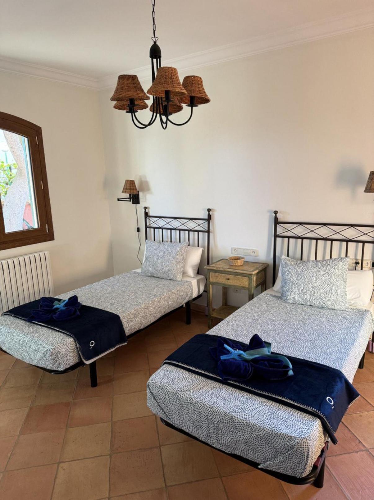Mallorca Finca Haus Mit Pool Direkt Am Meer Es Trenc, Bootstour Moeglich Sa Ràpita Exterior foto